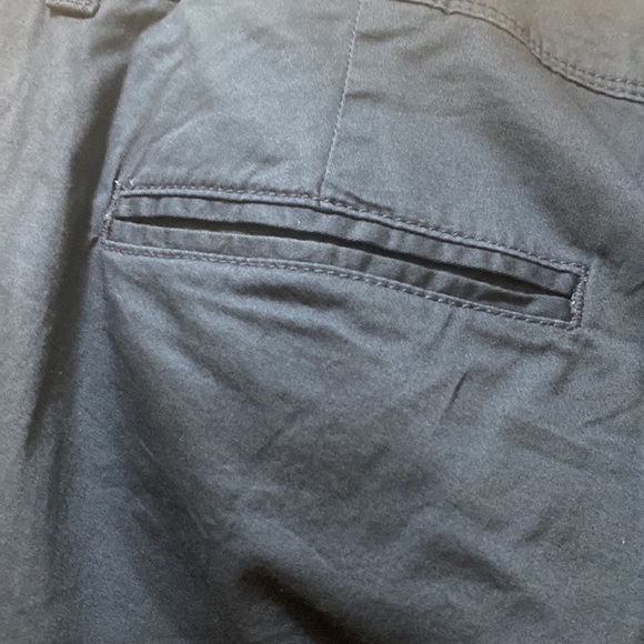 Women’s Knee Length Shorts with pockets! - Picture 3 of 5